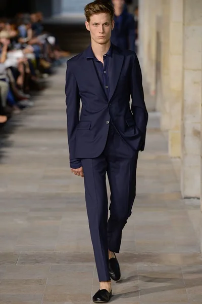 Look 44